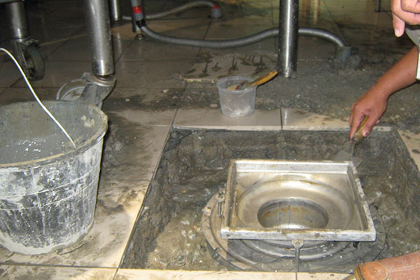 thi công phễu thoát sàn