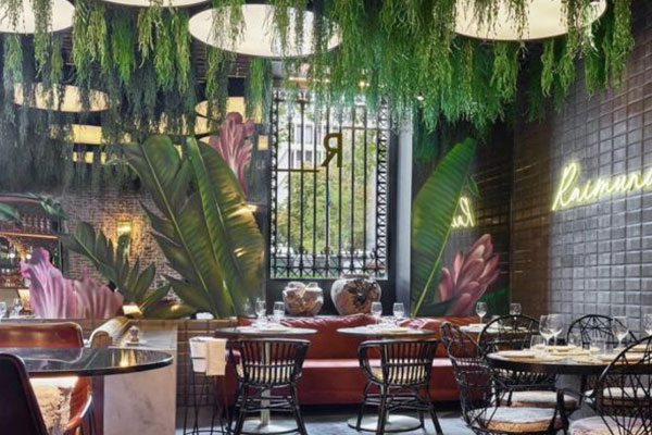 Bên trong một số quán đẹp.